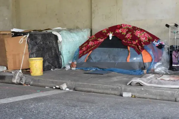 Efforts to vaccinate the homeless stumbling over red tape